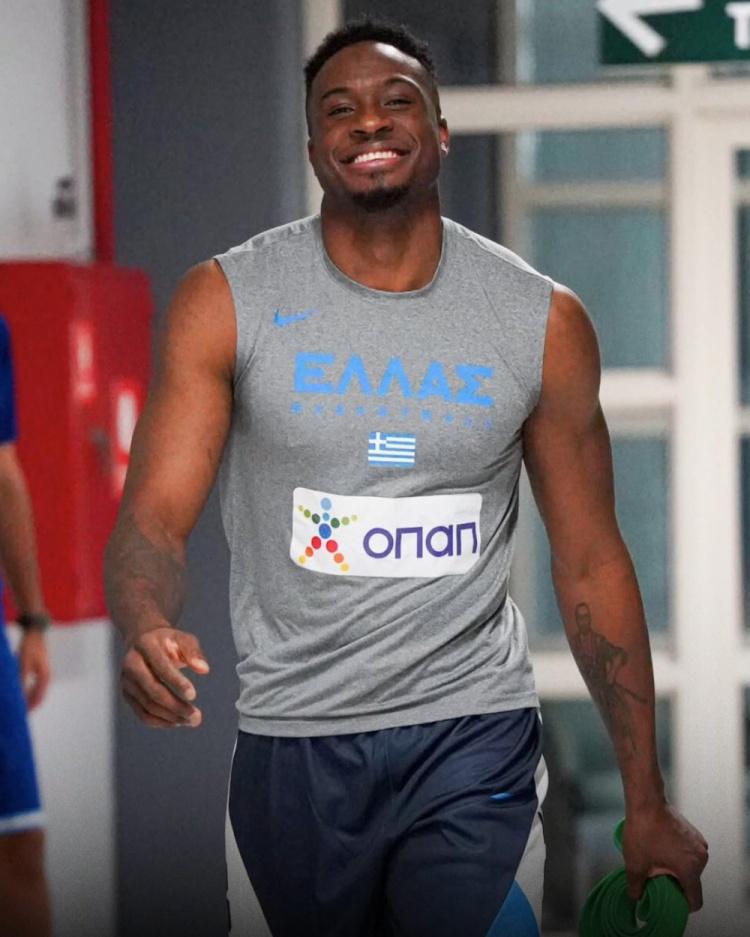 在正式比赛, 日讯